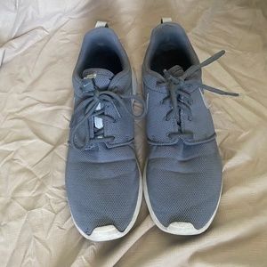 Women's Grey Nike Roche Ones - US Size 9